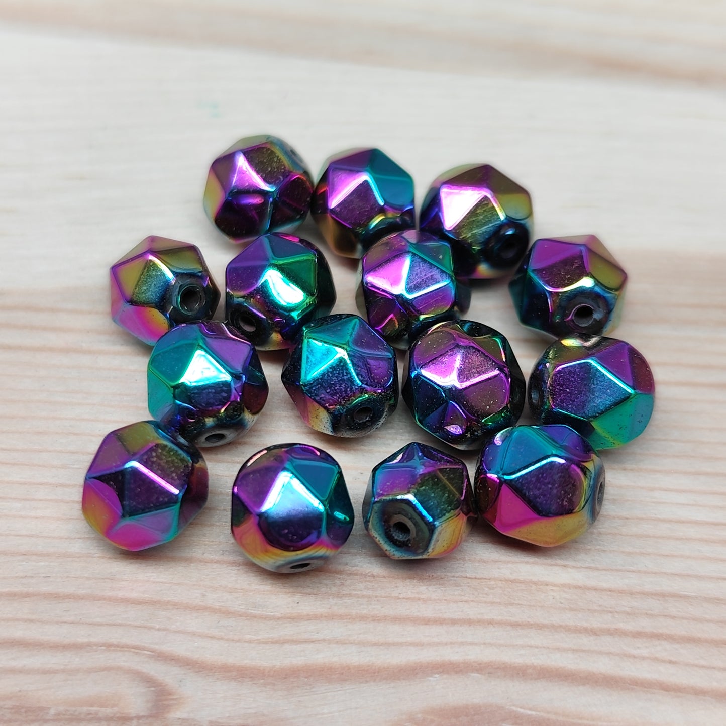 Hématite aura facettée – 7 mm – lot de 20
