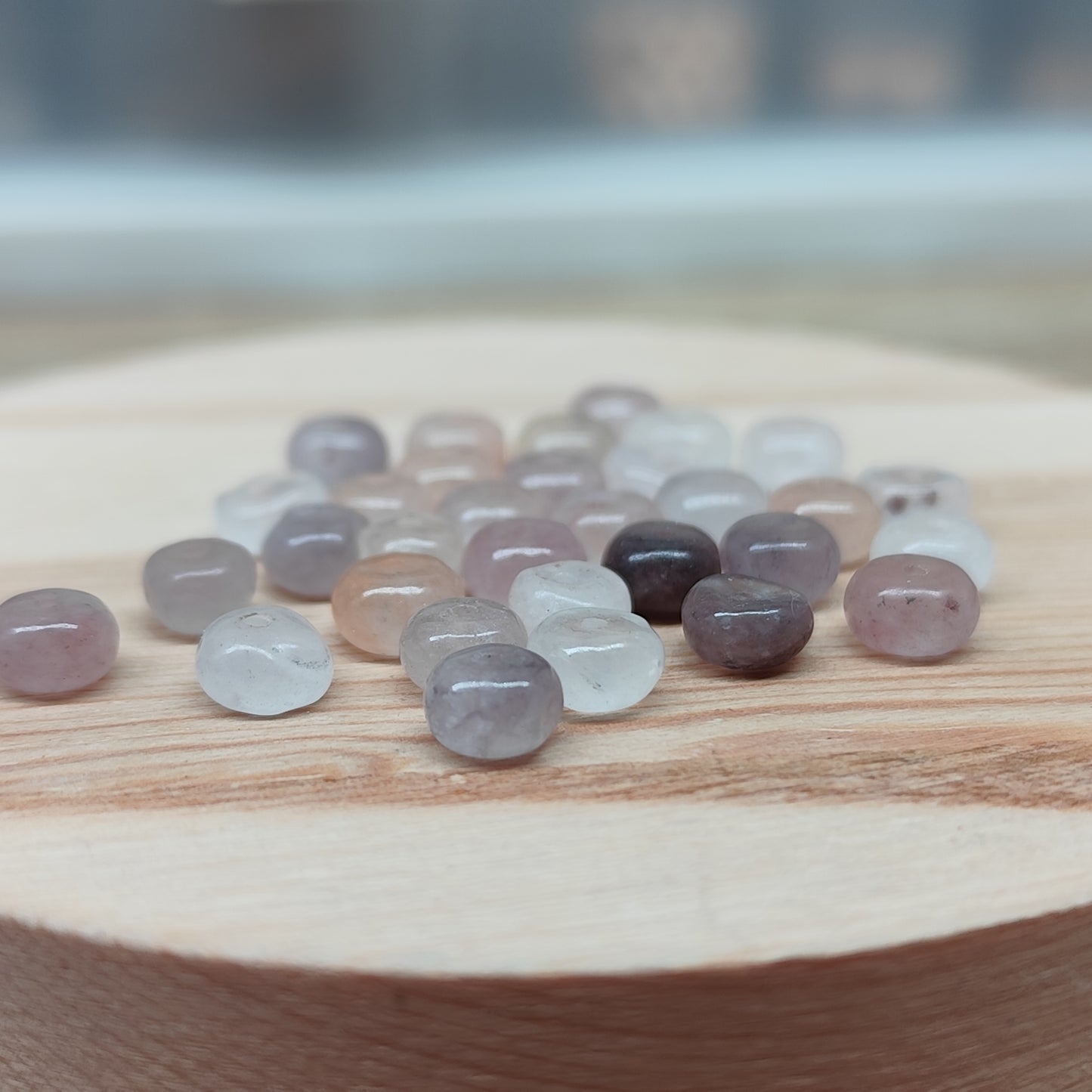 Jade violette – perles naturelles 6 mm – lot de 30
