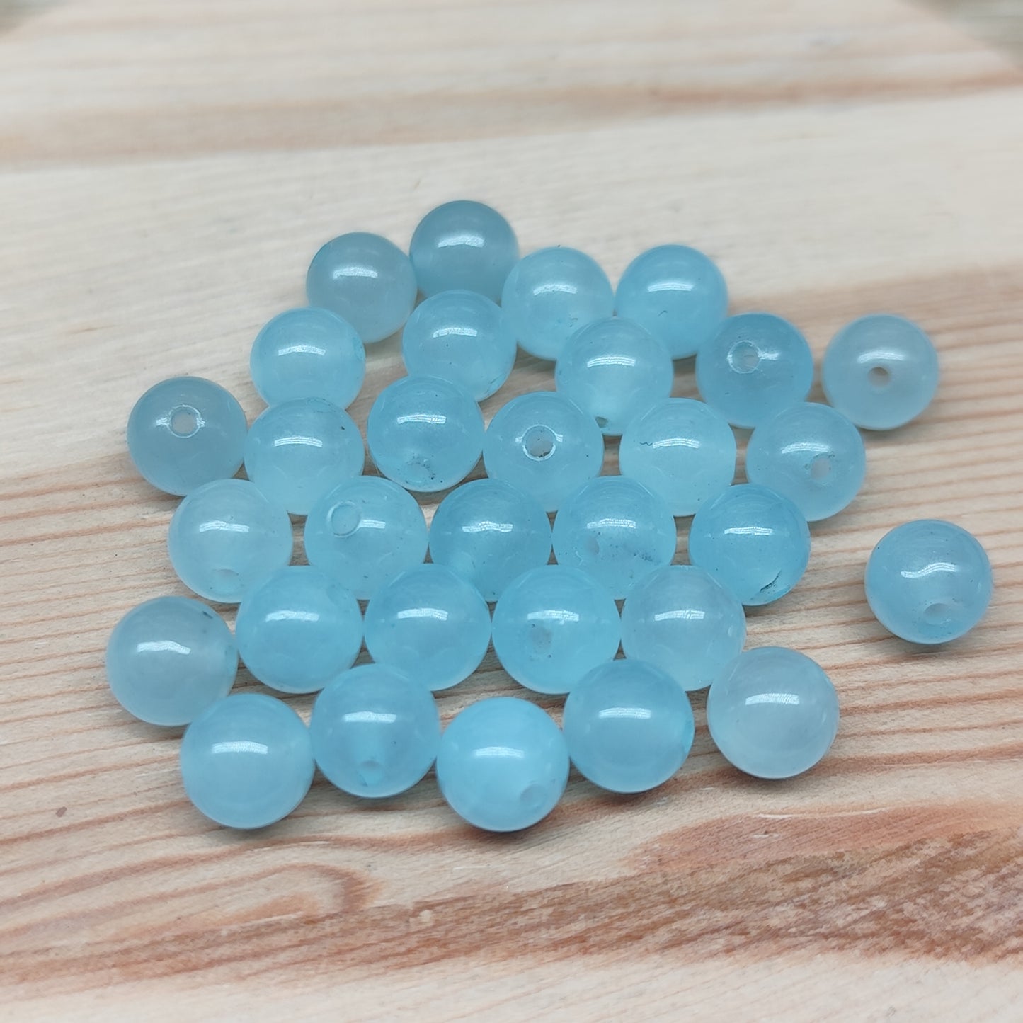 Calcédoine bleu clair – perles naturelles teintées 6,5 mm – lot de 30