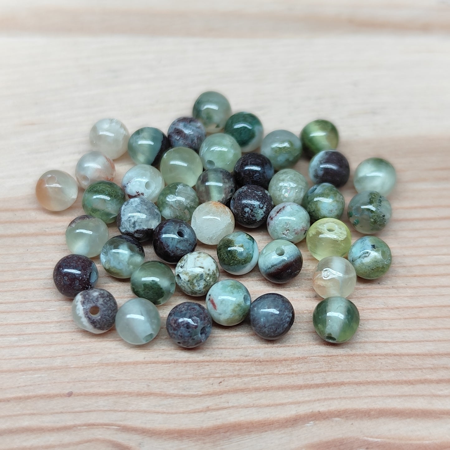 Préhnite – perles naturelles 4 mm – lot de 40