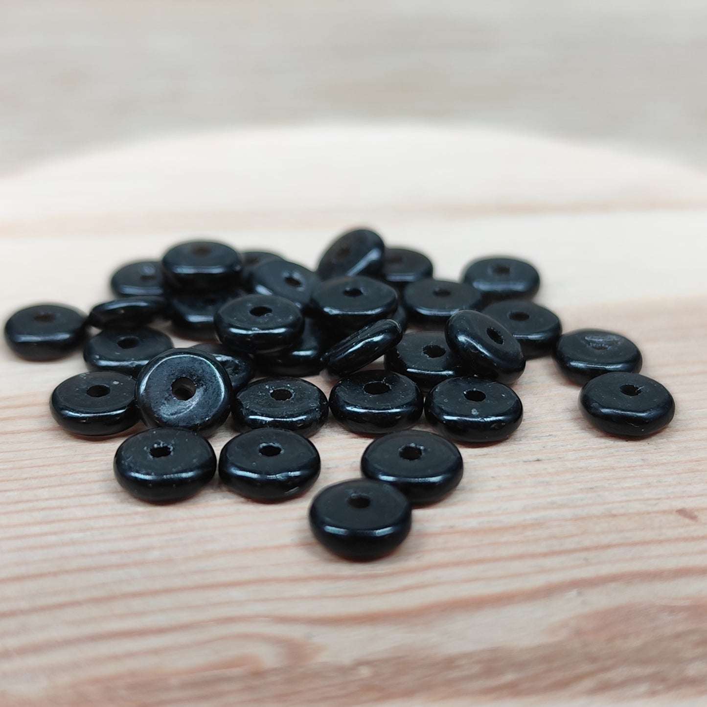 Obsidienne noire forme donut – perles naturelles 6 mm – lot de 30