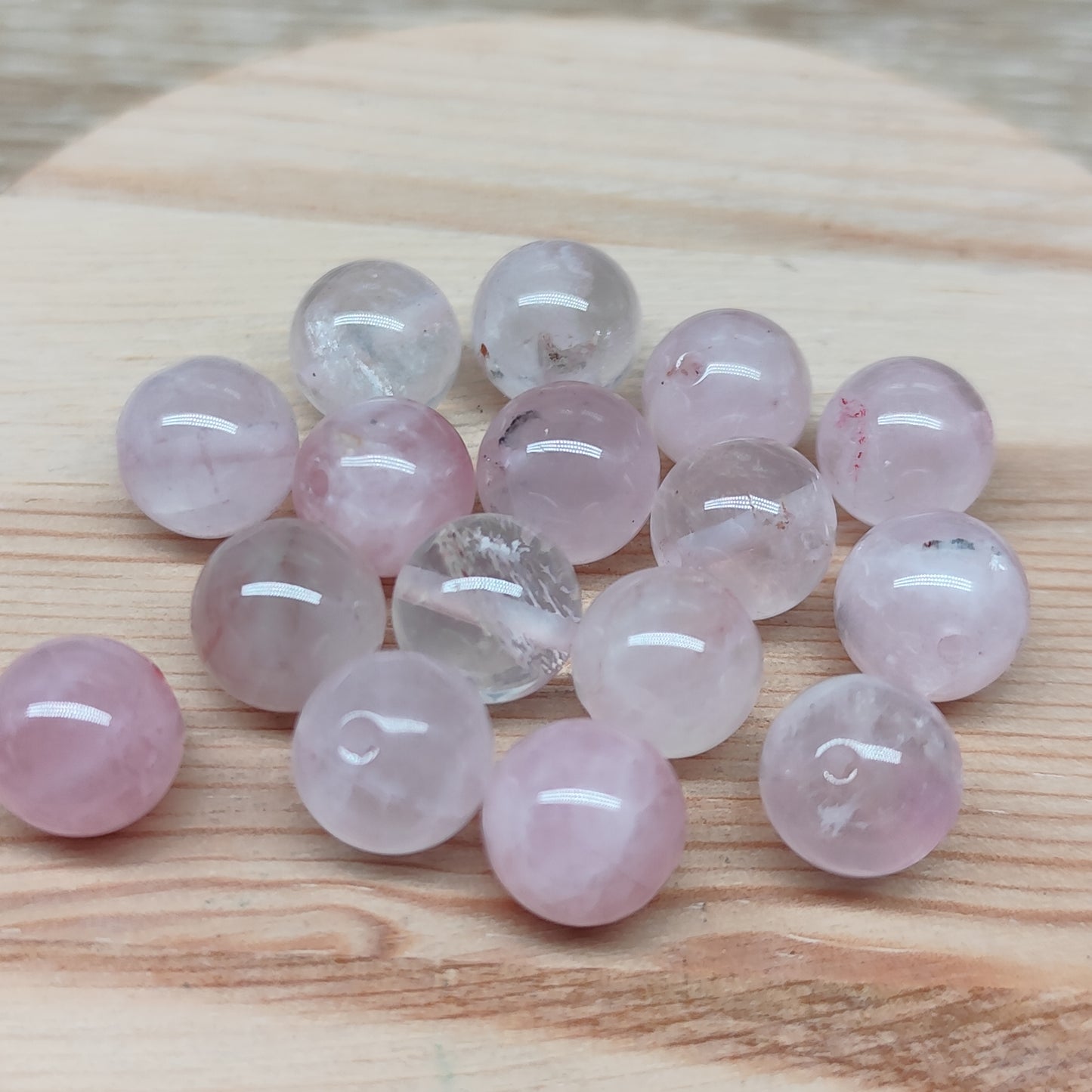 Quartz rose – perles naturelles teintées 10 mm – lot de 15