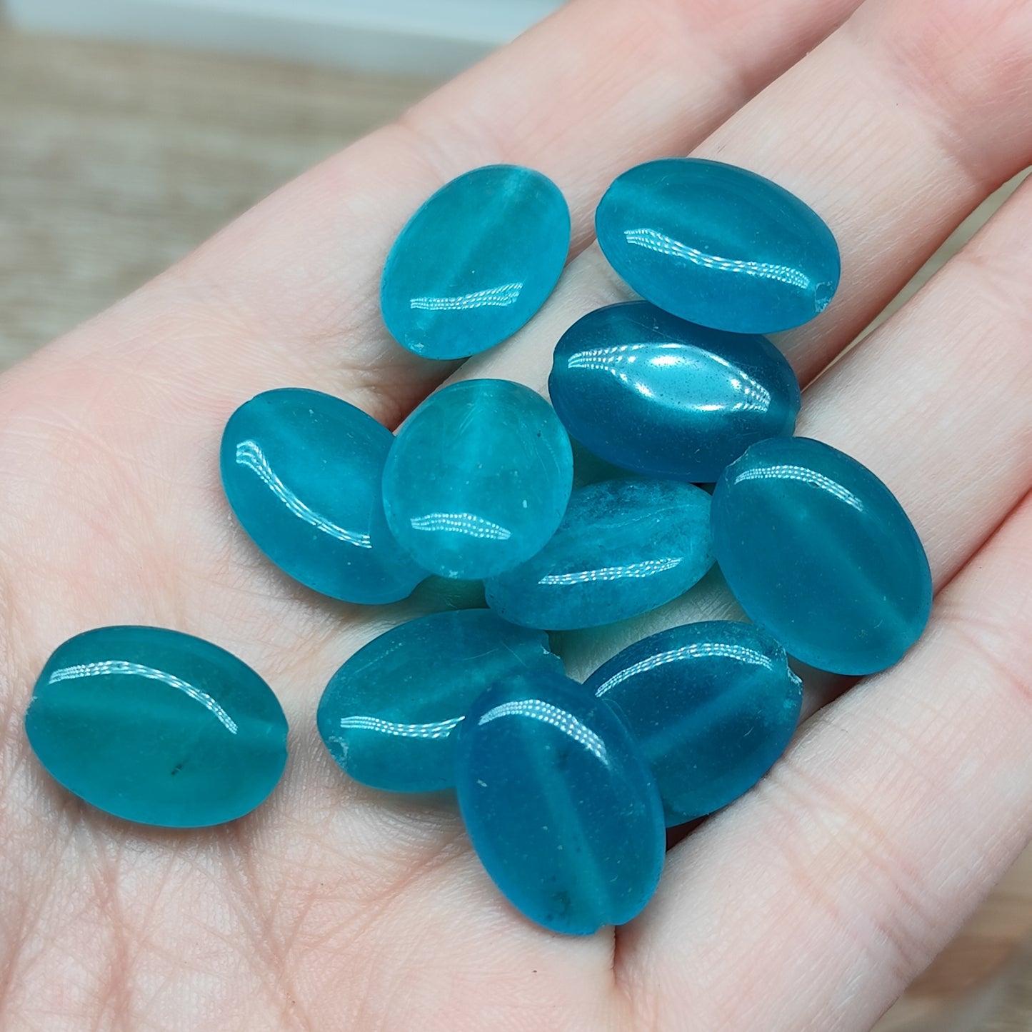 Quartzite bleu ovale – perles naturelles teintées 13 mm – lot de 10