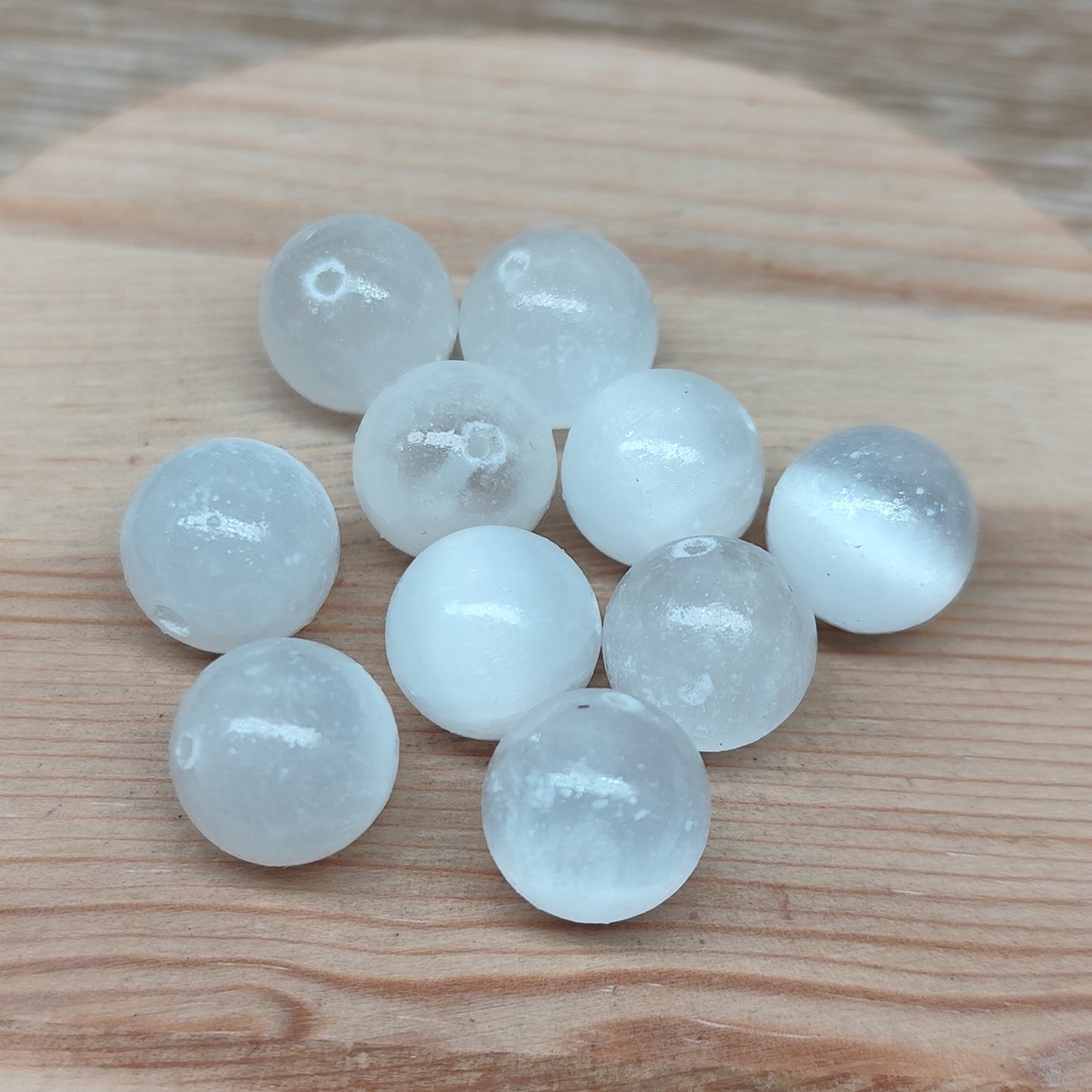 Sélénite – perles naturelles 12 mm – lot de 10
