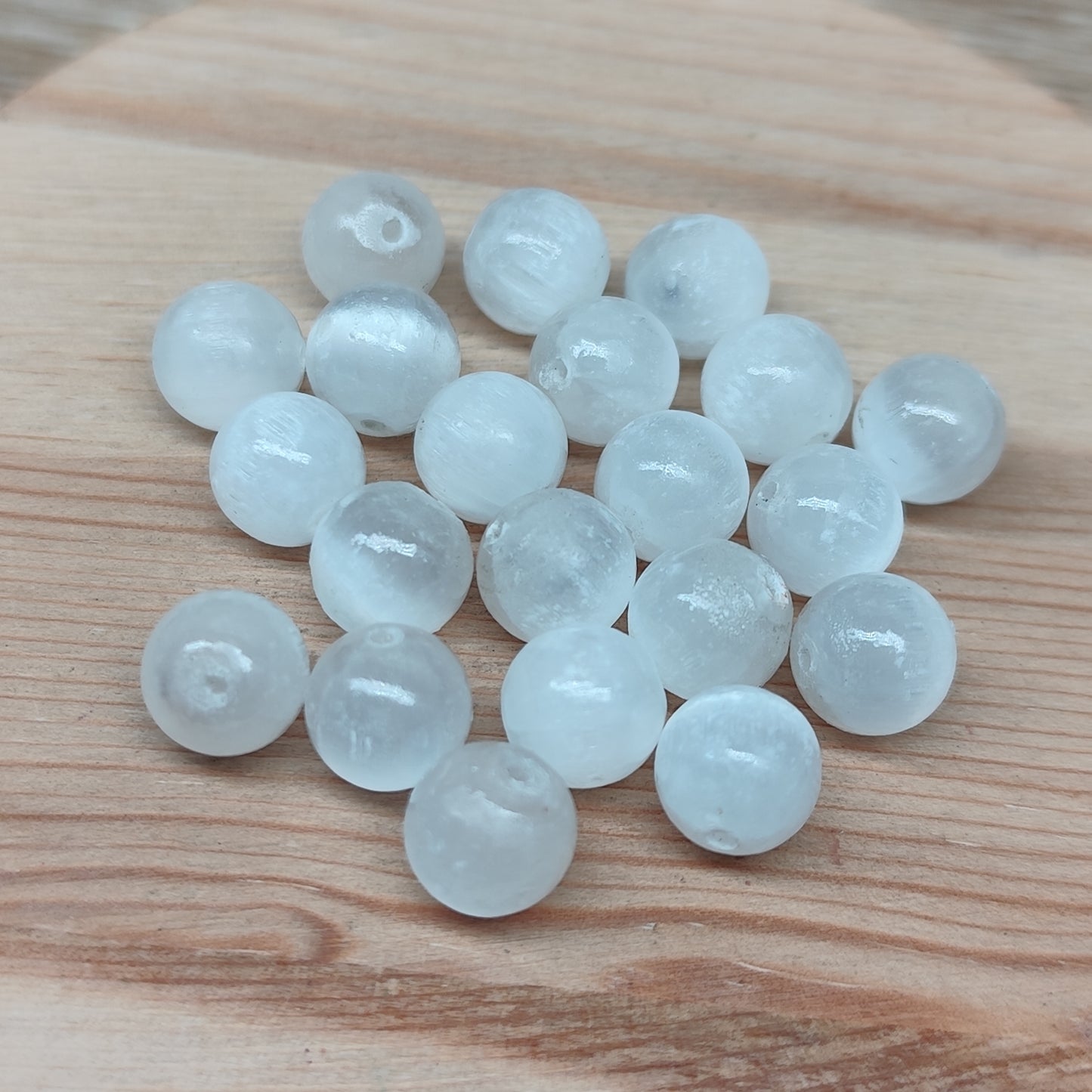 Sélénite – perles naturelles 8,5 mm – lot de 20