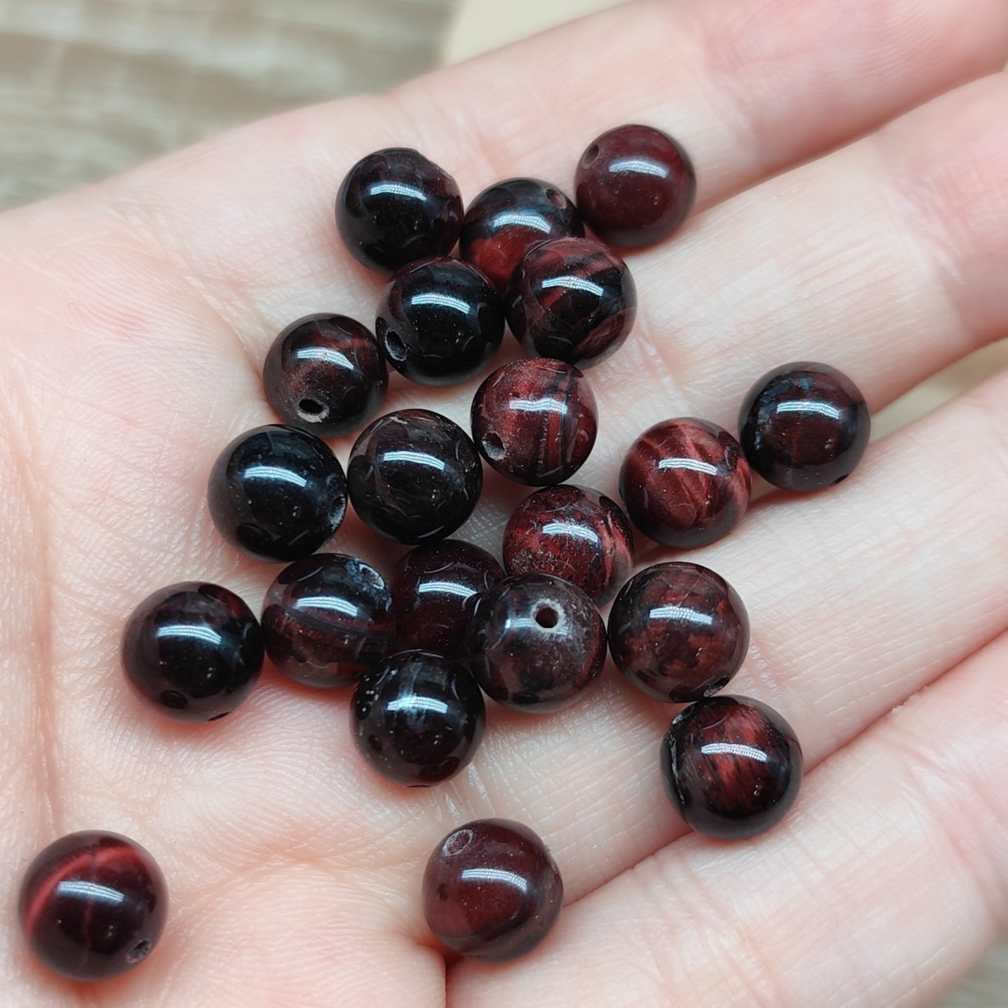 Oeil de taureau – perles naturelles 8 mm – lot de 20