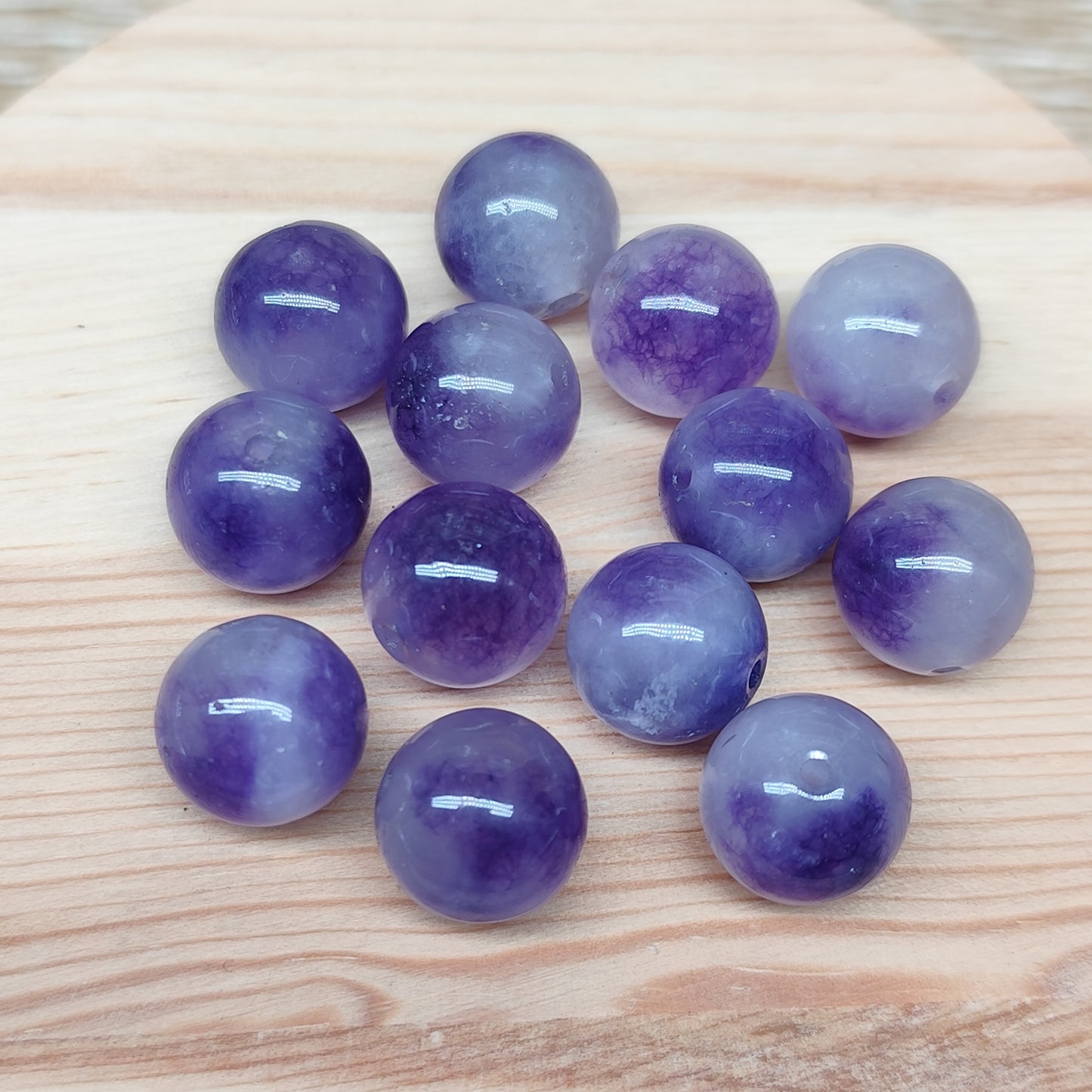Jade Violette - perles naturelles 12 mm – lot de 12