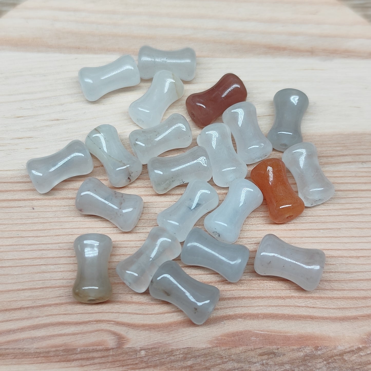 Jade forme bambou - perles naturelles 6 x 10 mm – lot de 20