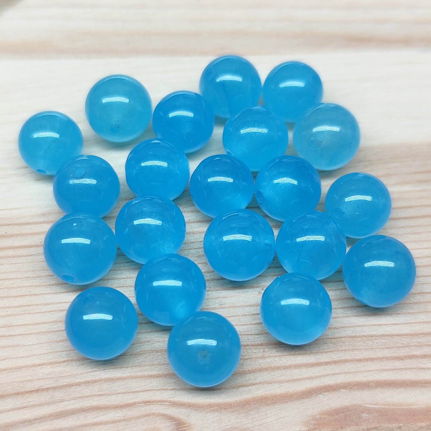 Calcédoine bleu – perles naturelles teintées 8 mm – lot de 20