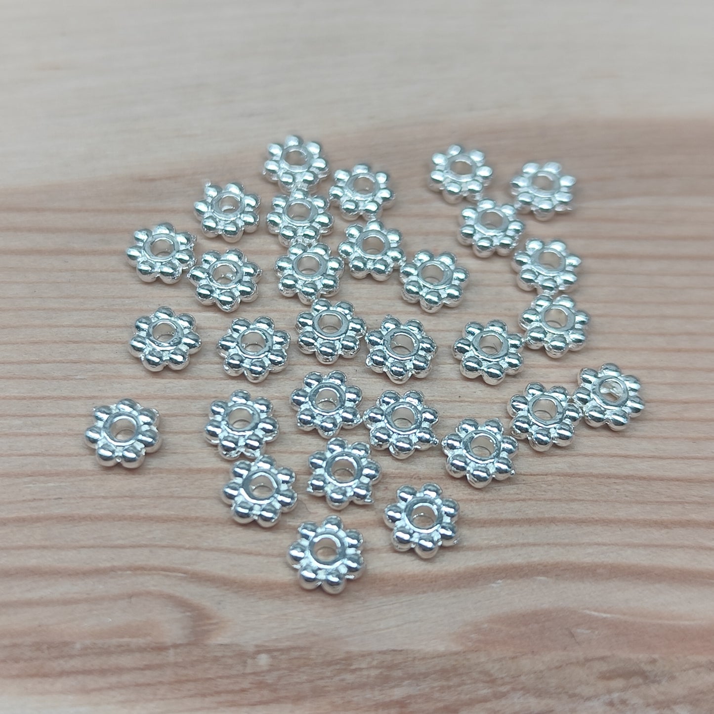 Perle d'espacement en métal argenté – 4 mm - lot de 30