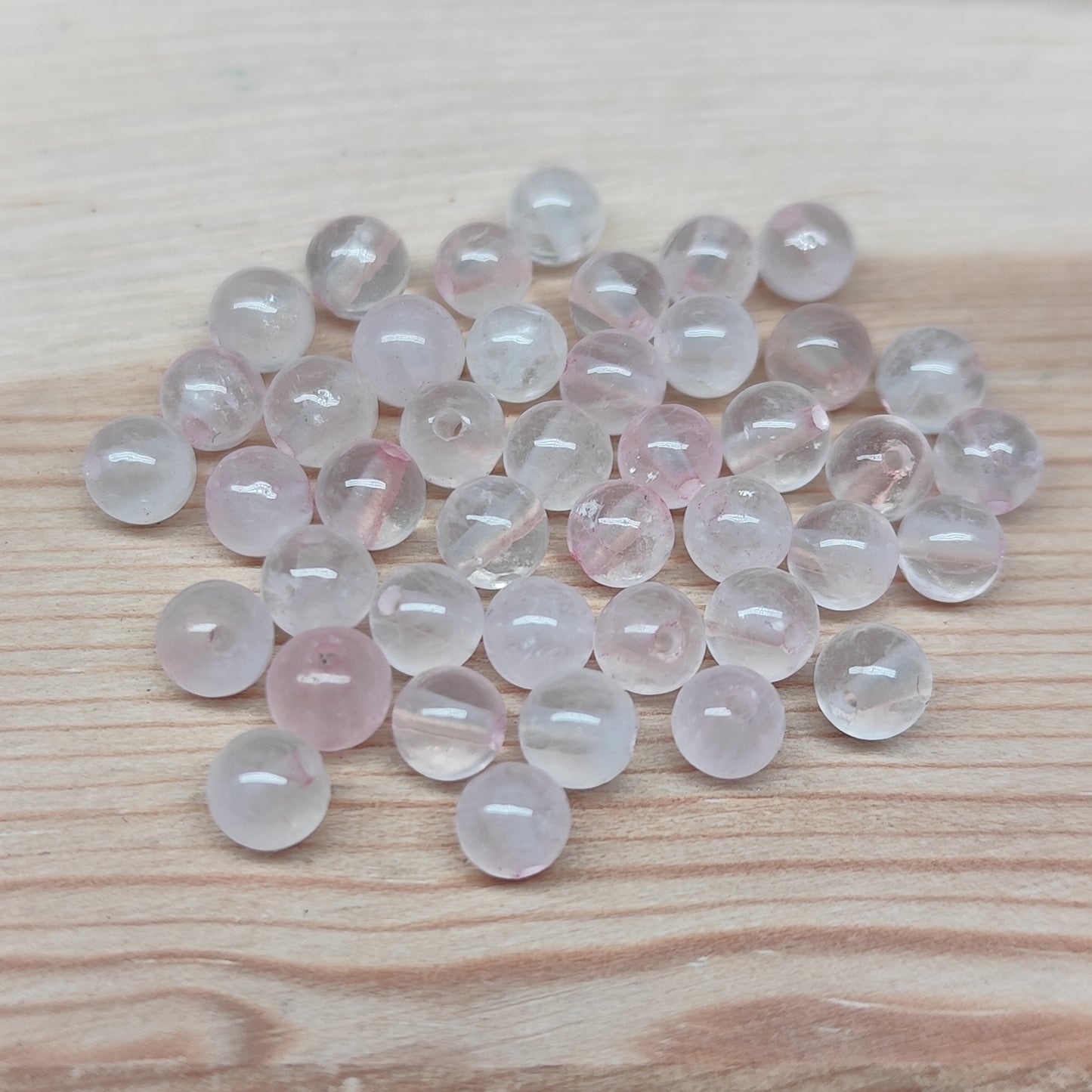 Quartz rose – perles naturelles teintées 4 mm – lot de 40