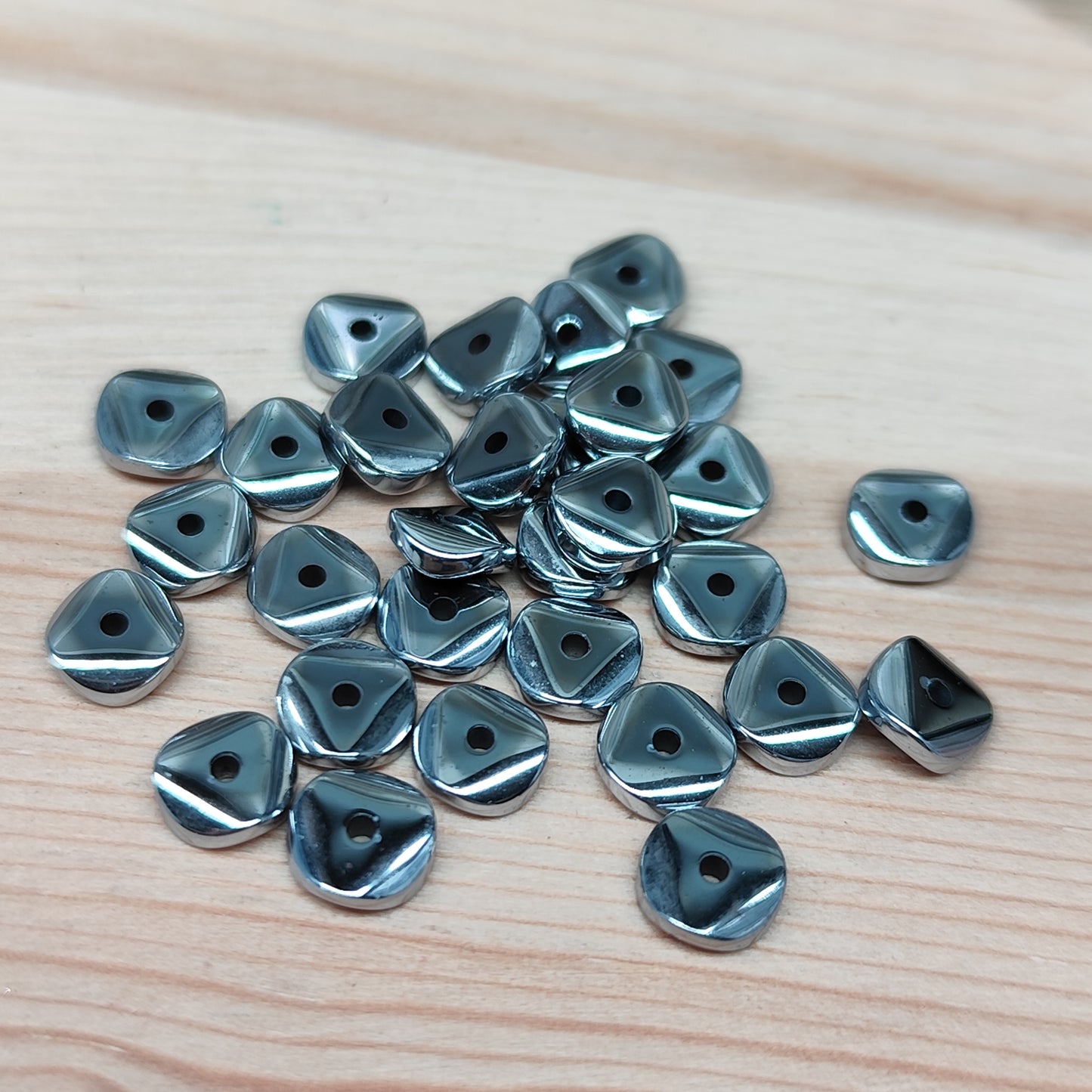 Hématite perles plates d'espacement – 6 mm – lot de 30