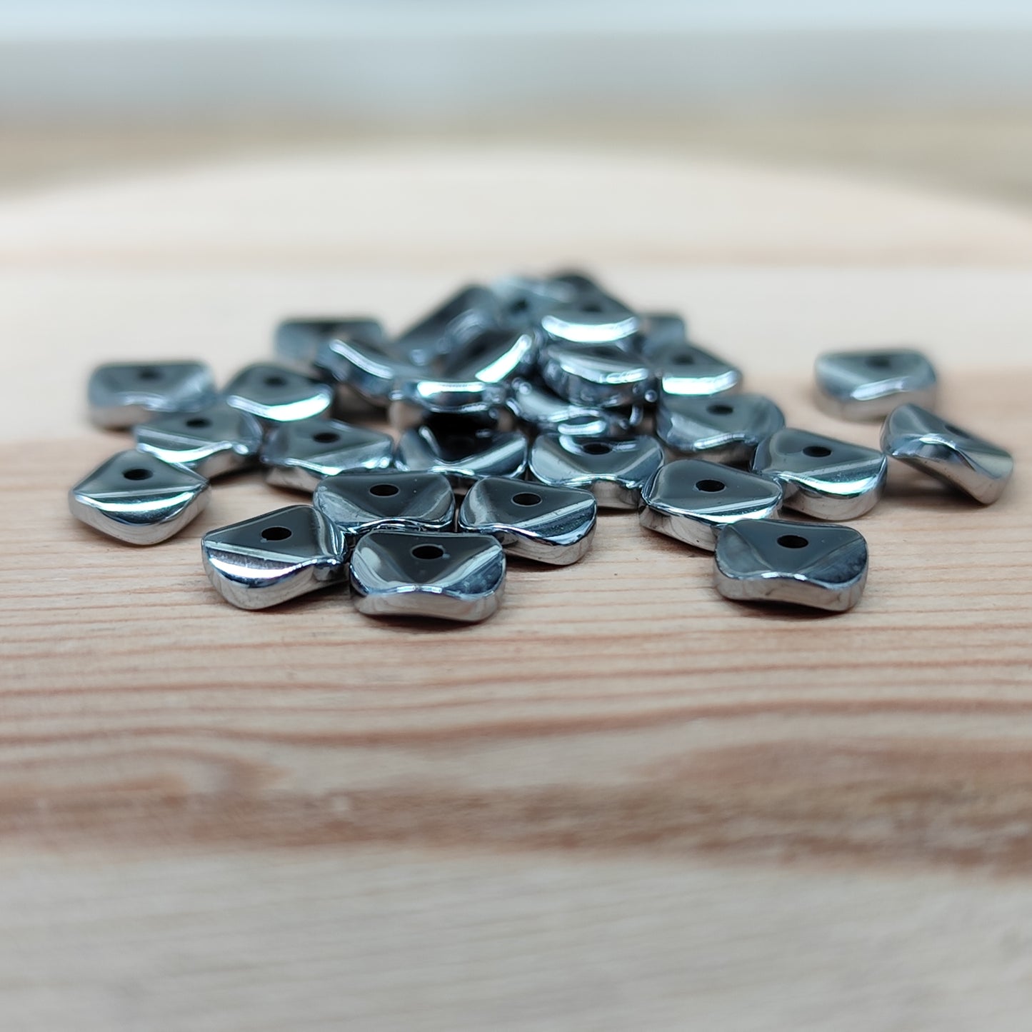 Hématite perles plates d'espacement – 6 mm – lot de 30