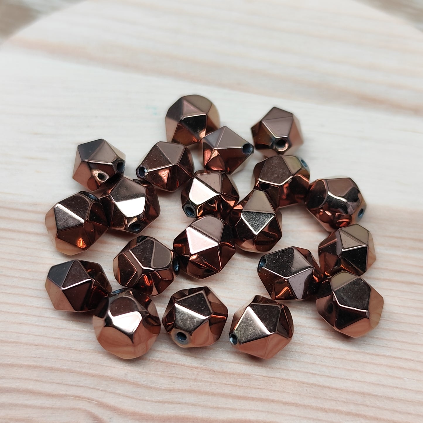 Hématite bronze facettée – 6 mm – lot de 20