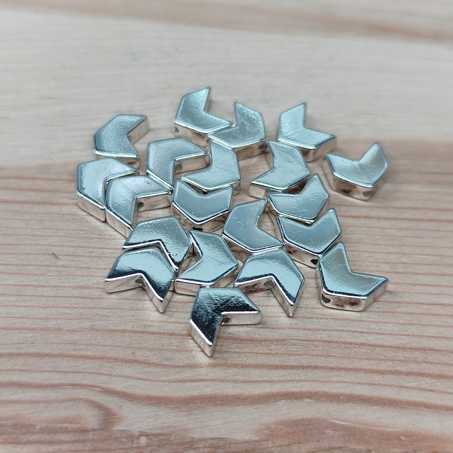 Hématite argenté flèche – 6 mm – lot de 20