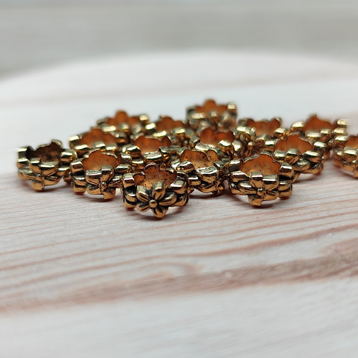 Perle couronne de fleurs – 7 mm - lot de 15