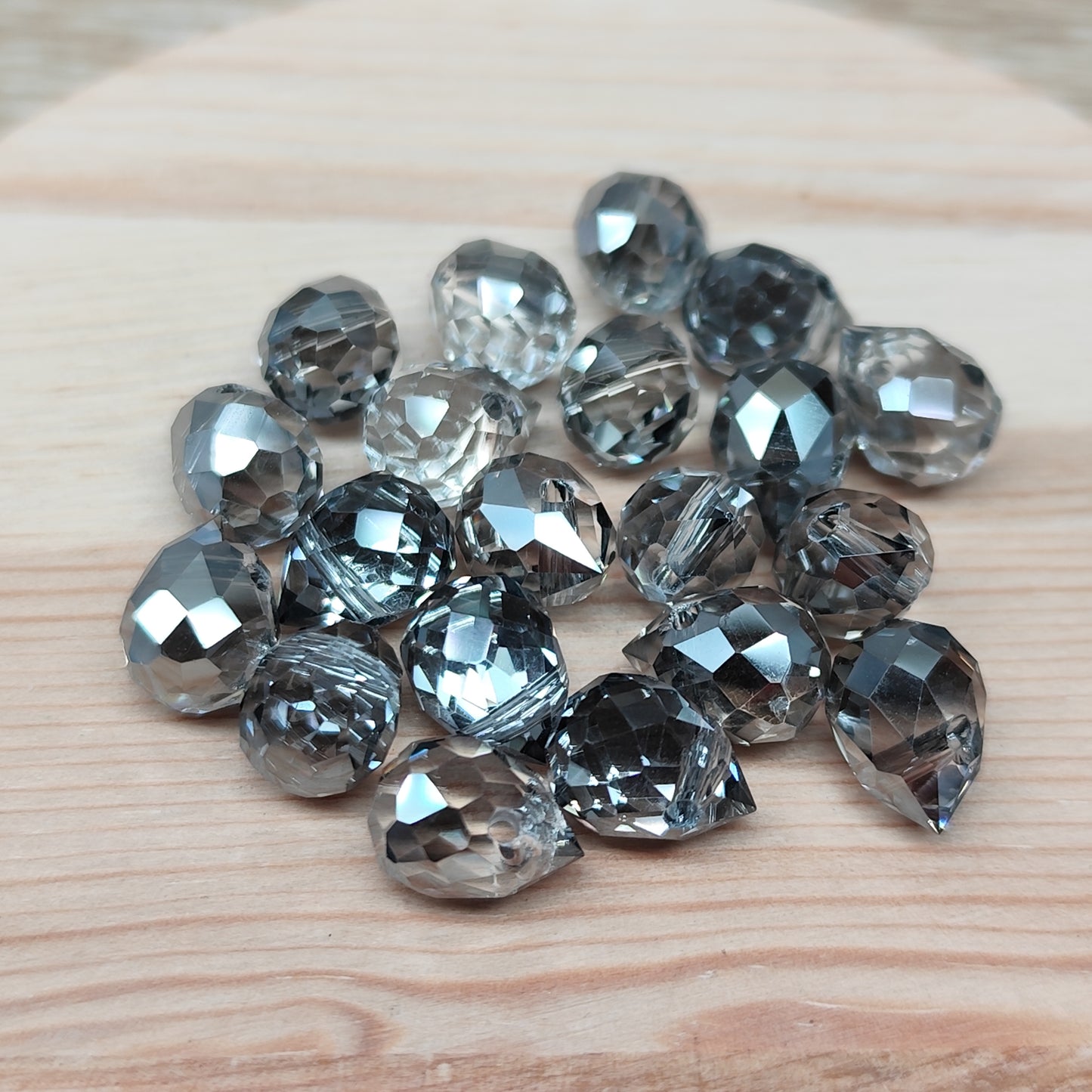 Perle goutte en verre - 8 mm – lot de 20