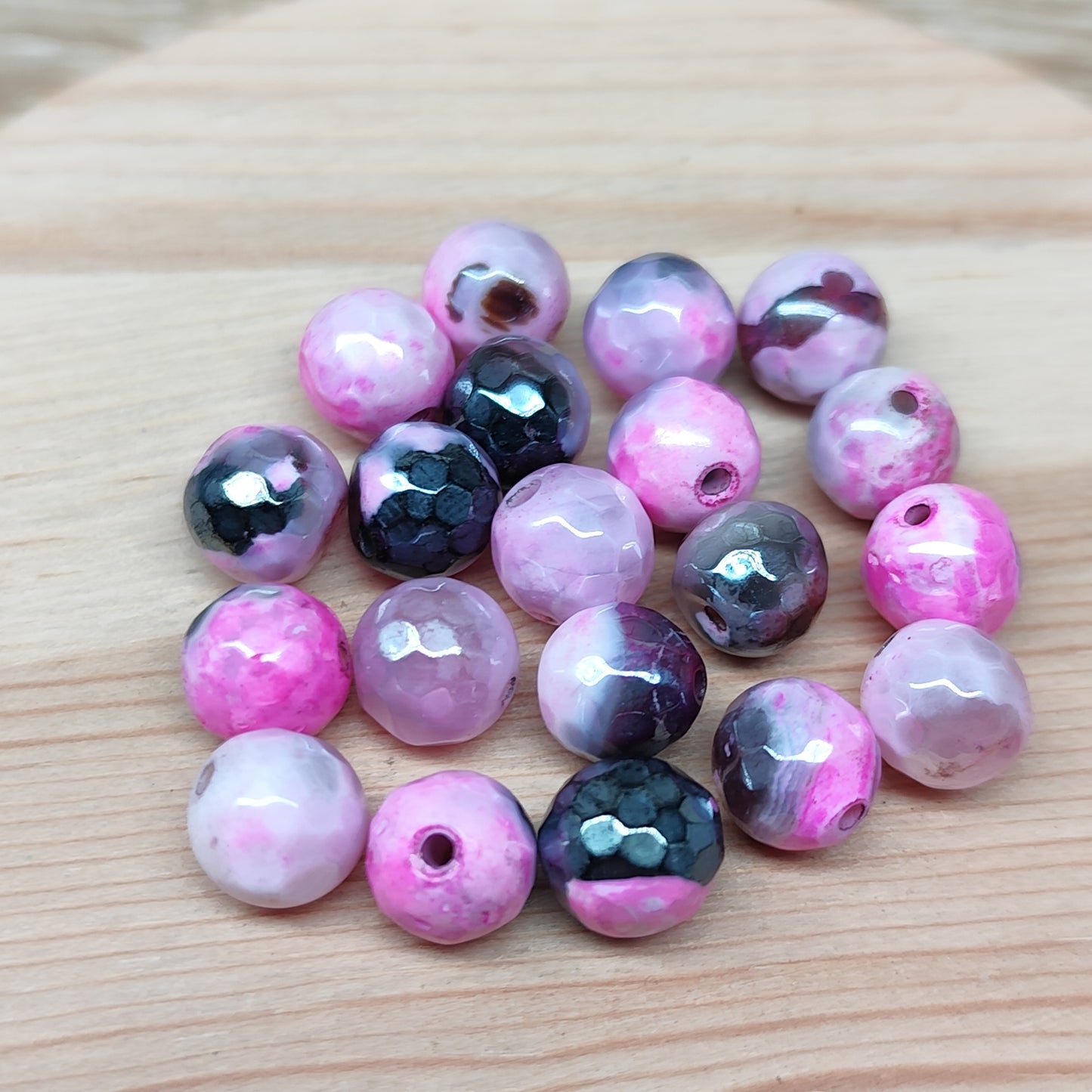 Agate facettée aura – perles naturelles teintées 8 mm – lot de 20