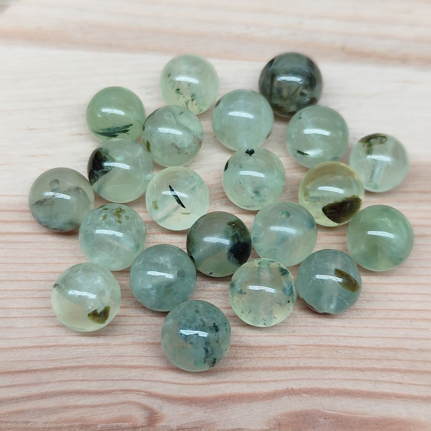 Préhnite – perles naturelles 8 mm – lot de 20