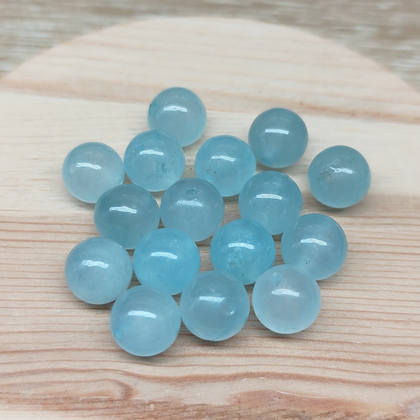 Calcédoine bleu ciel – perles naturelles teintées 10 mm – lot de 16