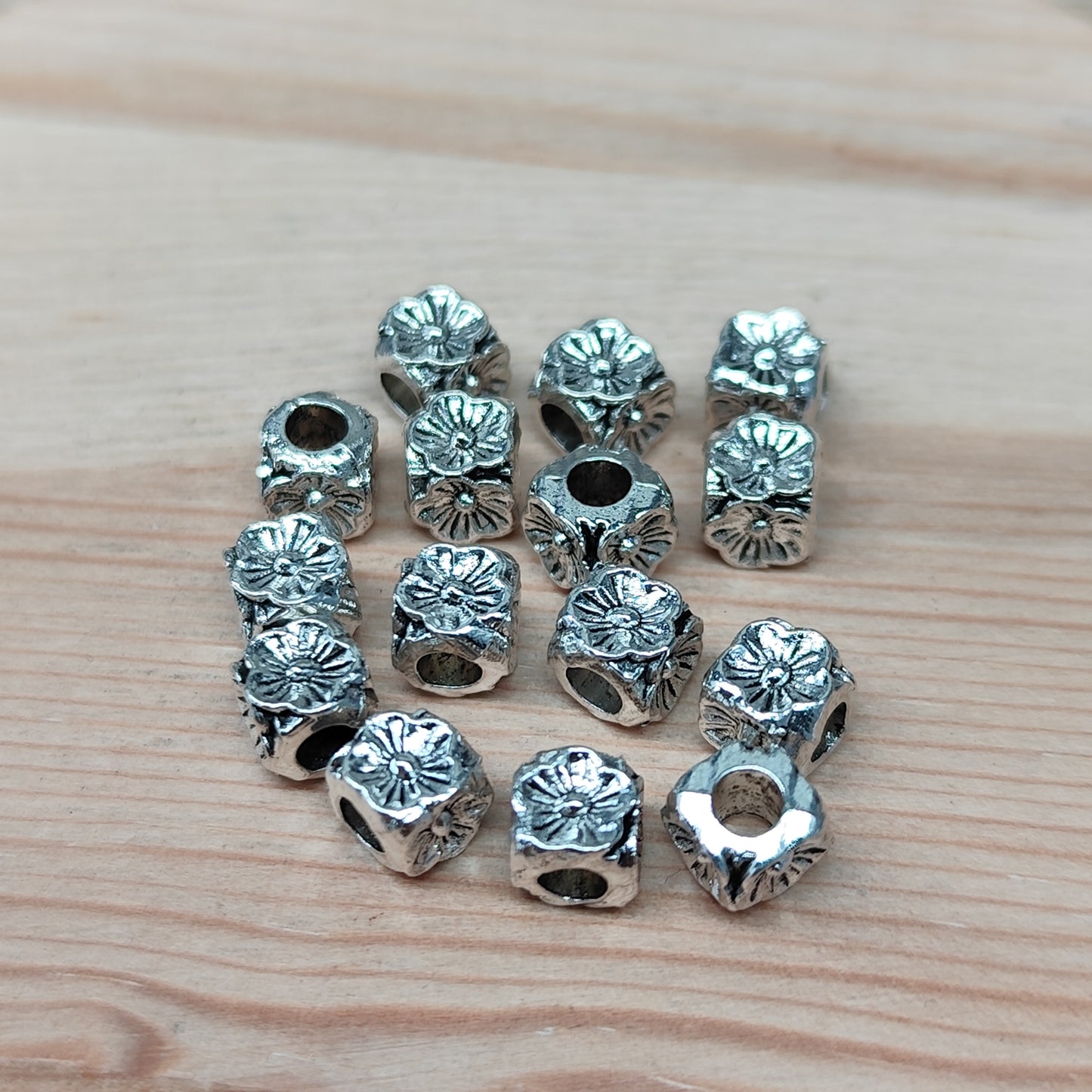 Perle cube fleur - 5 mm - lot de 15