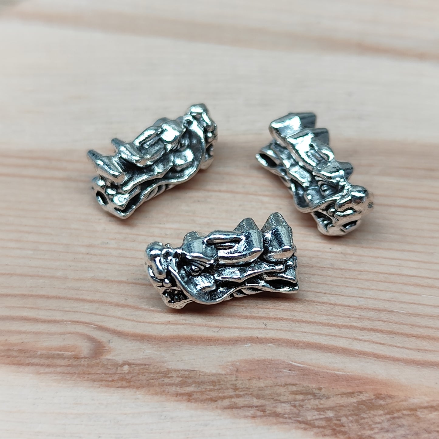 Perle tête de dragon - 8 mm - lot de 3