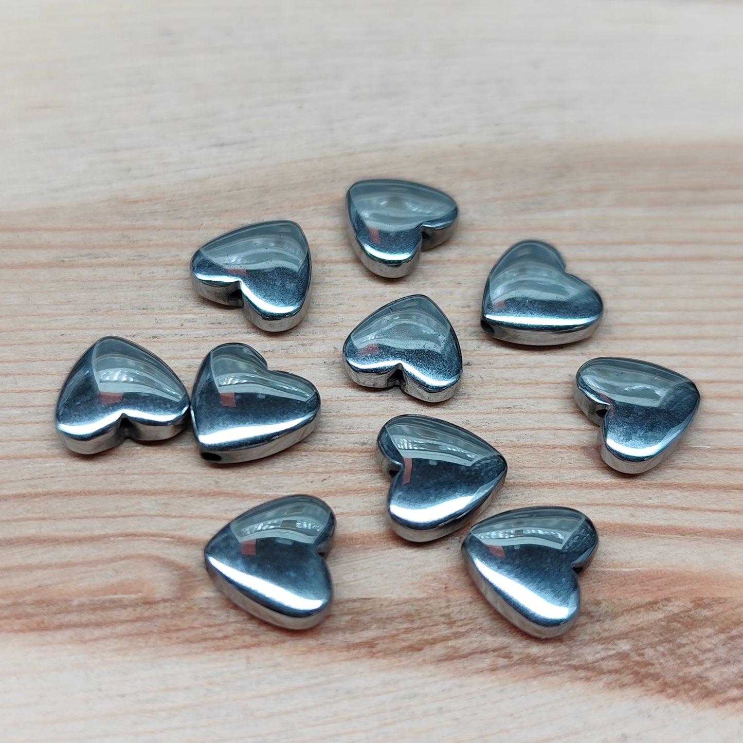 Hématite coeur argenté – 8 mm – lot de 10