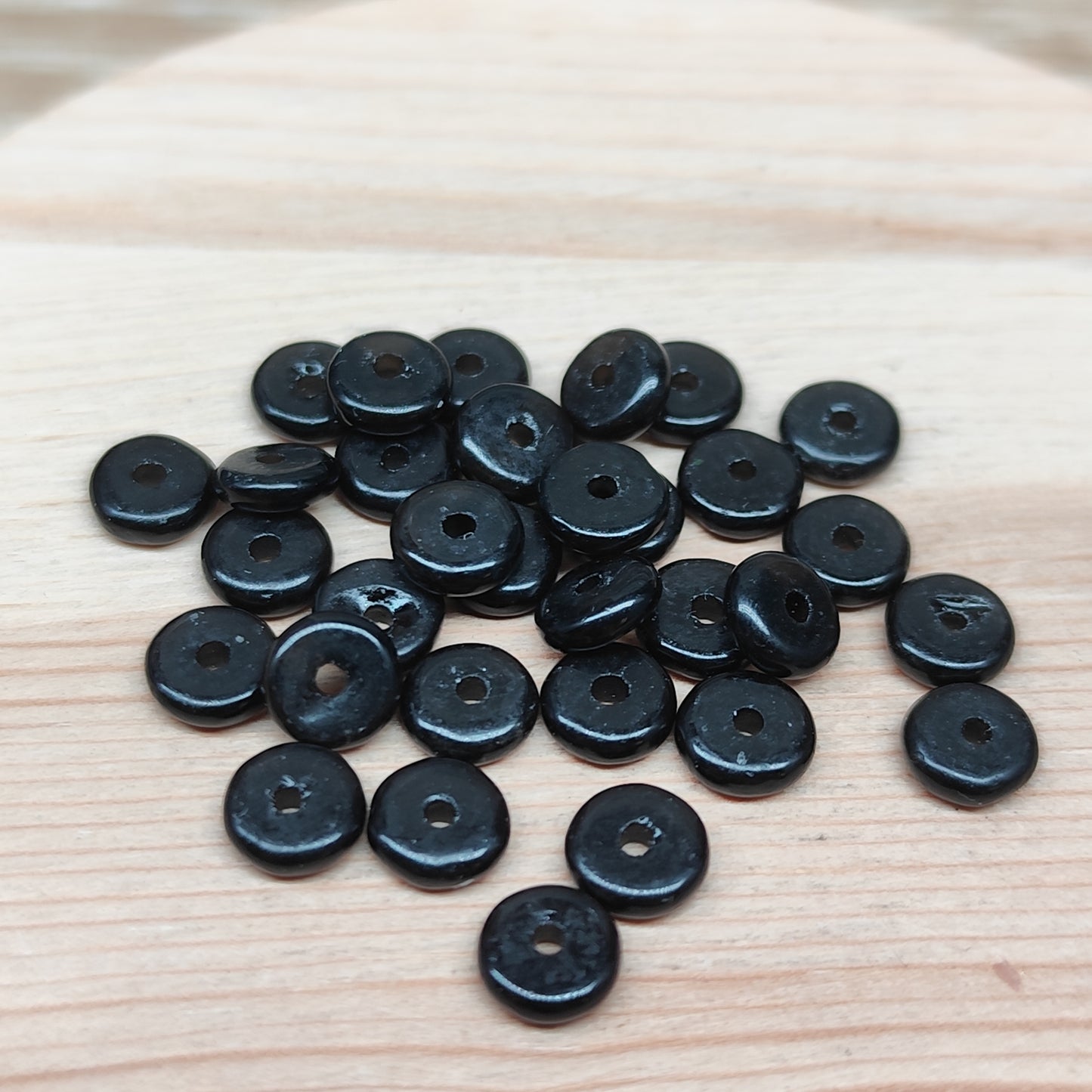 Obsidienne noire forme donut – perles naturelles 6 mm – lot de 30