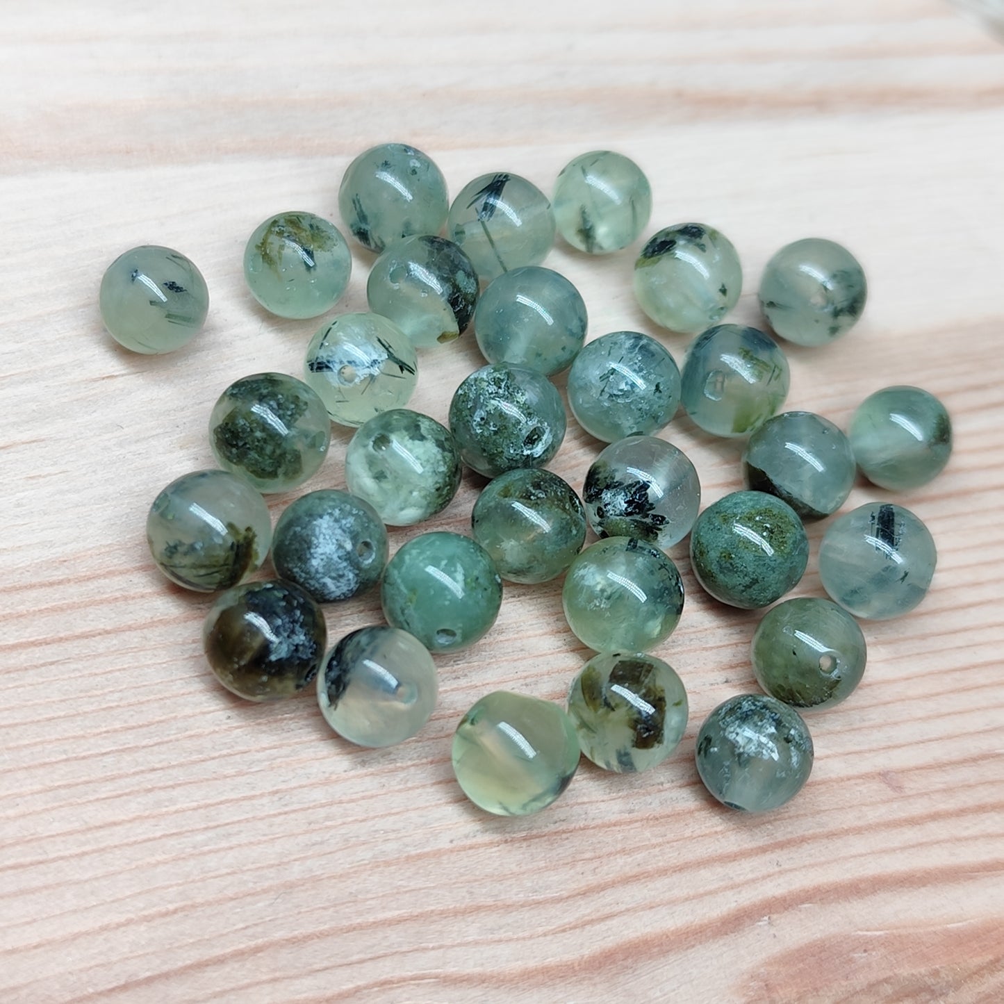 Préhnite – perles naturelles 6 mm – lot de 30