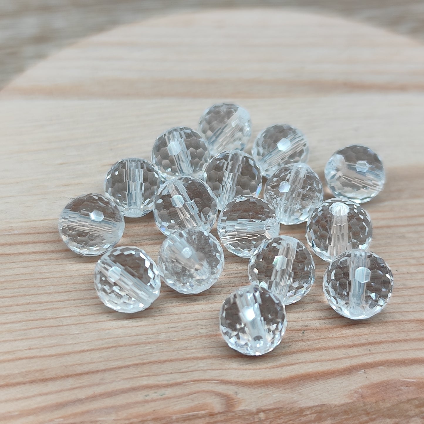 Quartz cristal de roche facetté – perles naturelles 8 mm – lot de 15