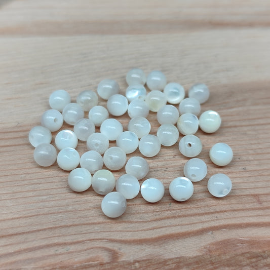 Perles de nacre – perles naturelles 4 mm – lot de 40