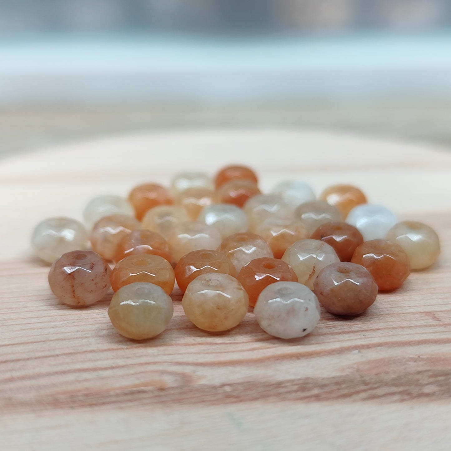 Jade soie dorée forme donut facetté – perles naturelles 6 mm – lot de 30