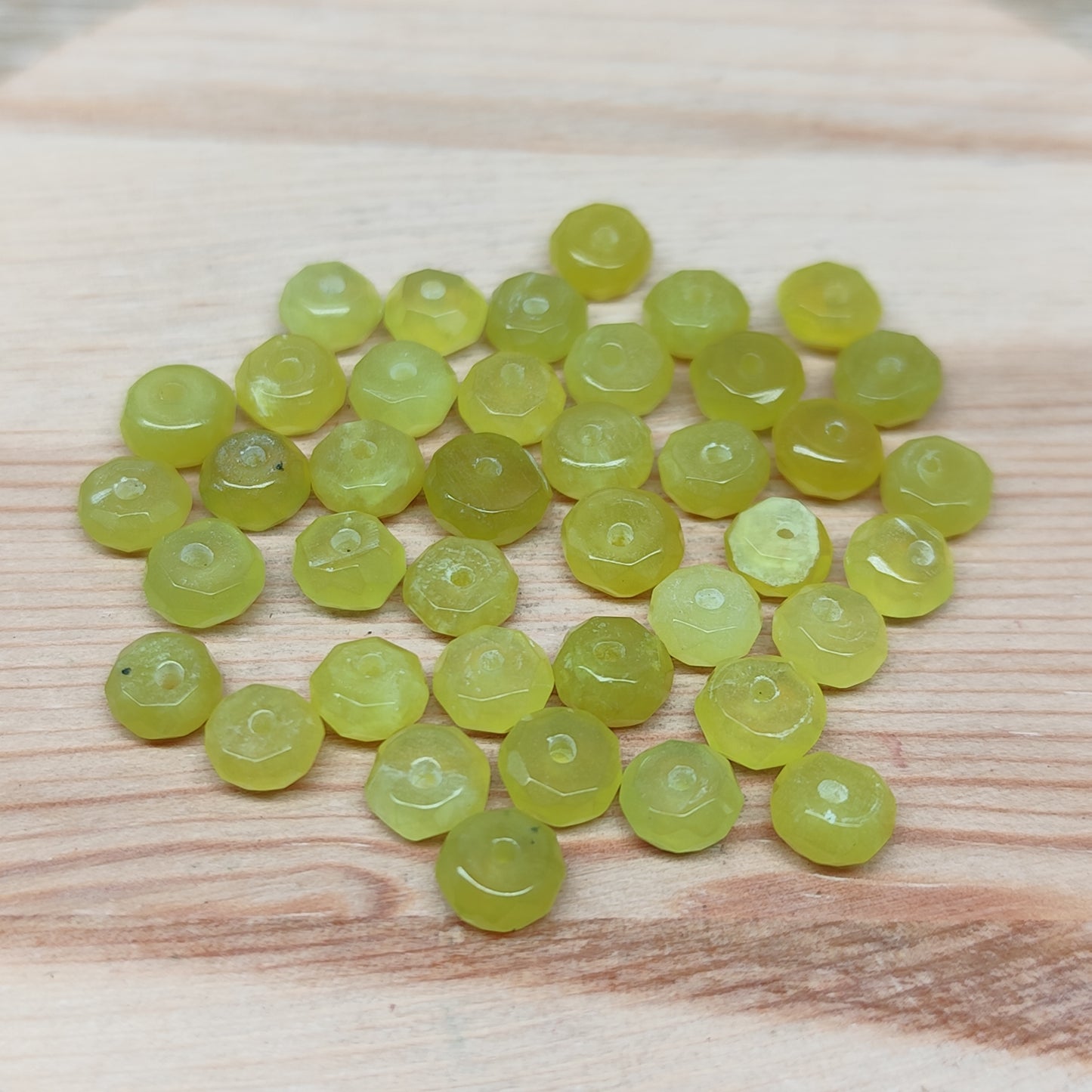 Jade citron facettés donut – perles naturelles 6 mm – lot de 40