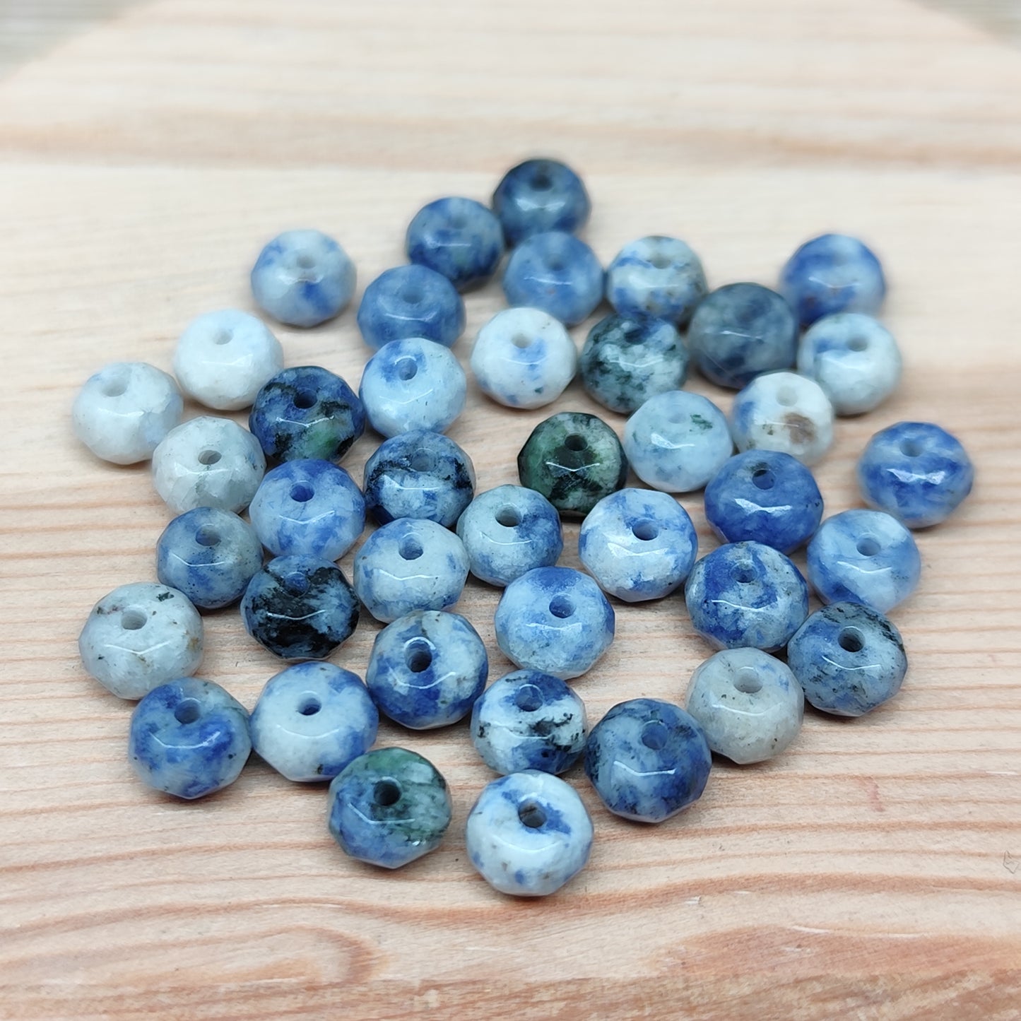 Sodalite facettés donut – perles naturelles 6 mm – lot de 40