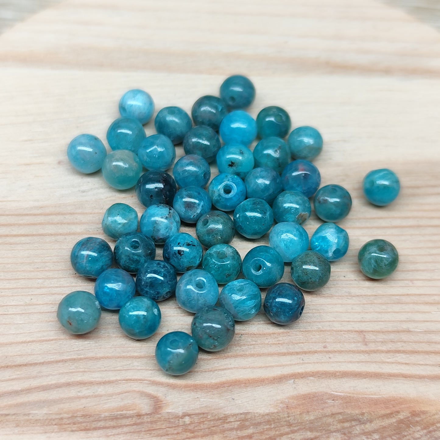 Apatite – perles naturelles 5 mm – lot de 40