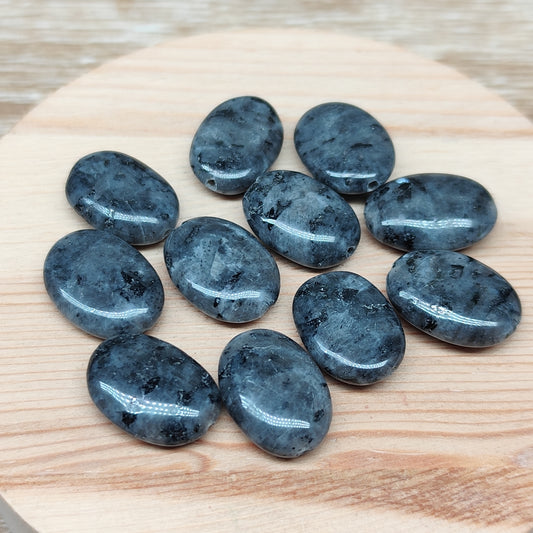Larvikite ovale – perles naturelles 13 mm – lot de 10