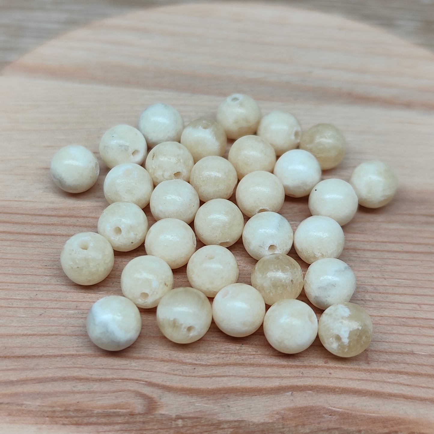 Calcite jaune – perles naturelles 6,5 mm – lot de 30