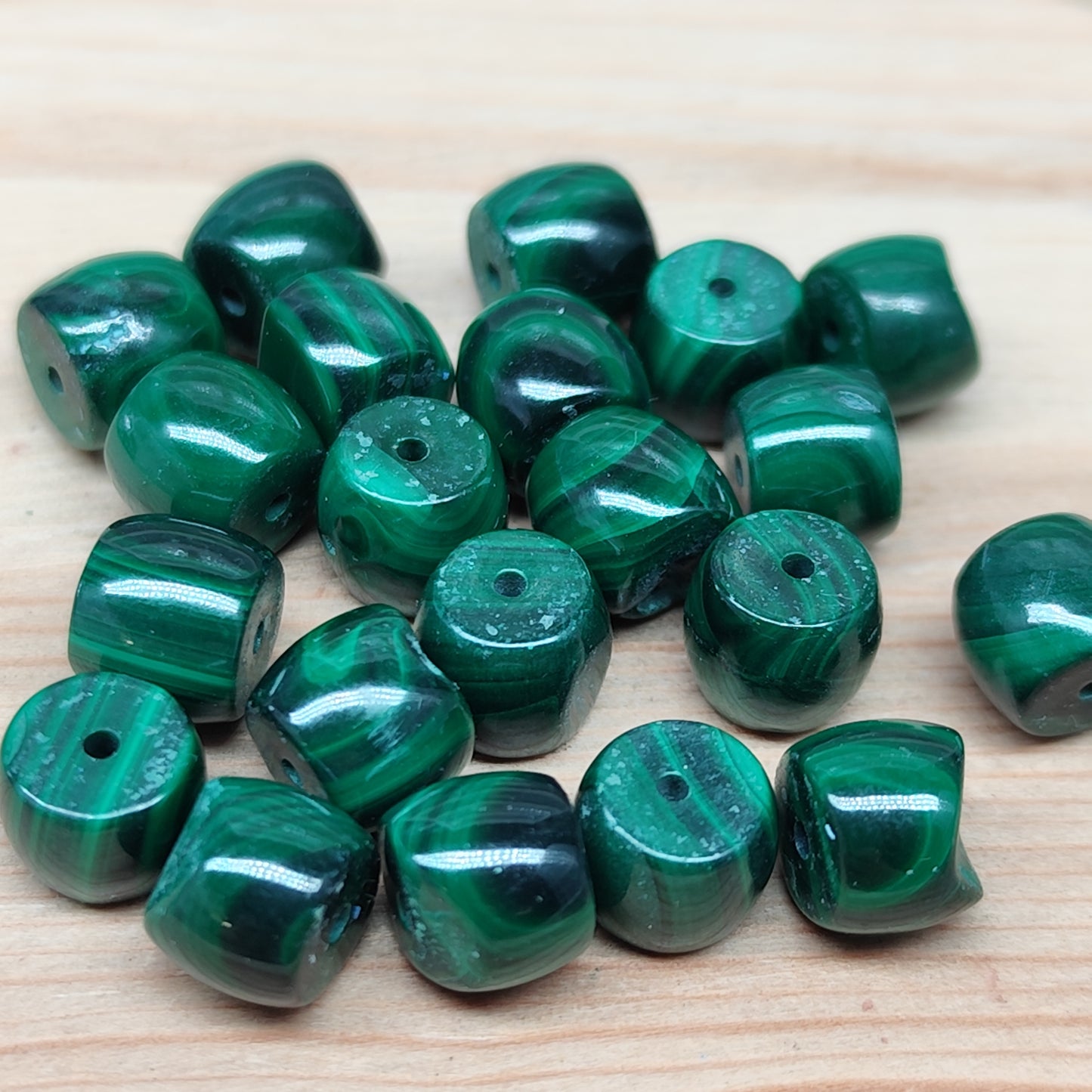 Malachite tonneau – perles naturelles 8 mm – lot de 20