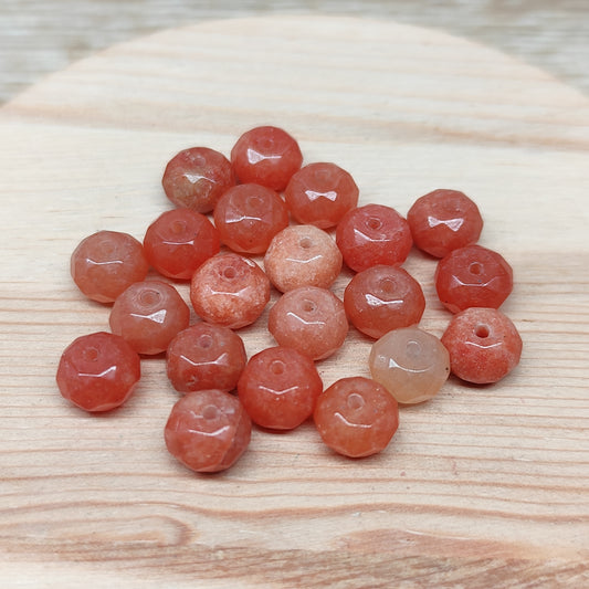 Jade soie dorée donuts facettés – perles naturelles 8 mm – lot de 20
