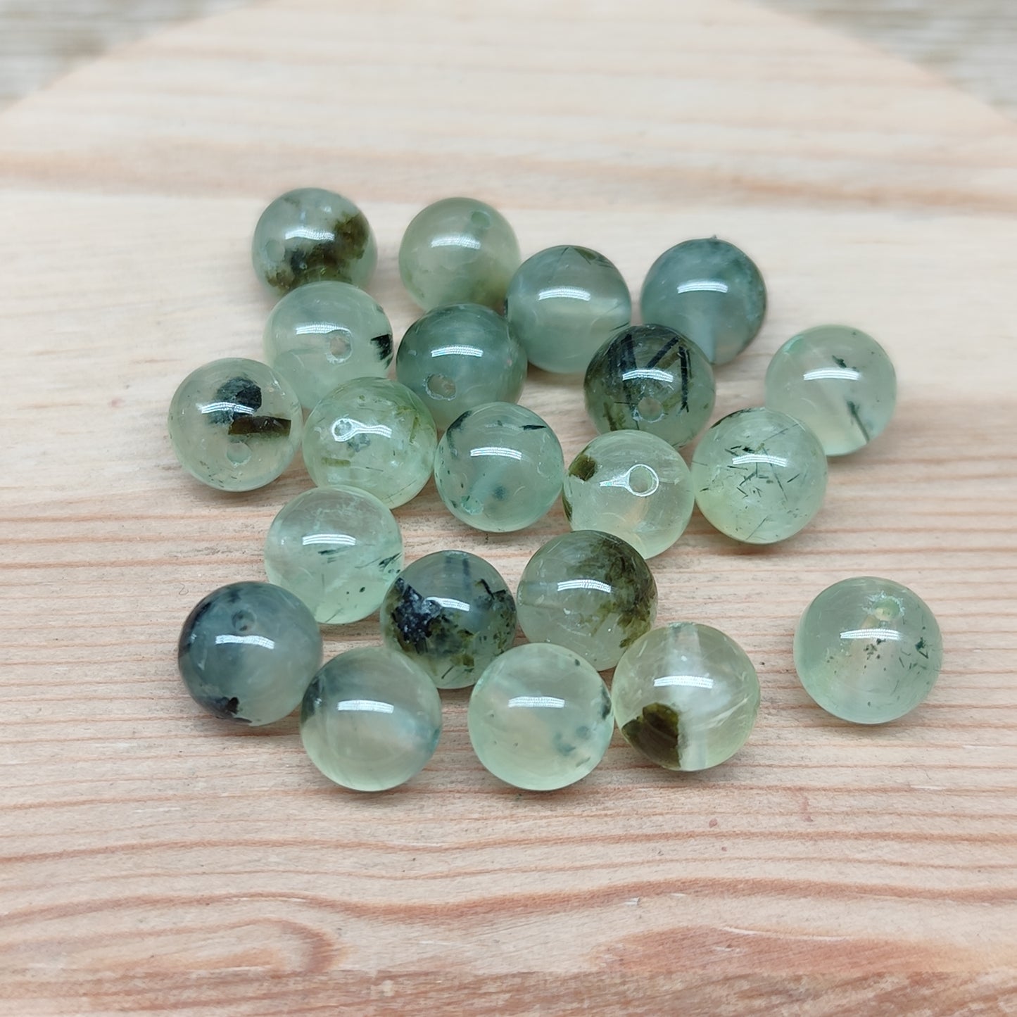 Préhnite  – perles naturelles 8 mm – lot de 20
