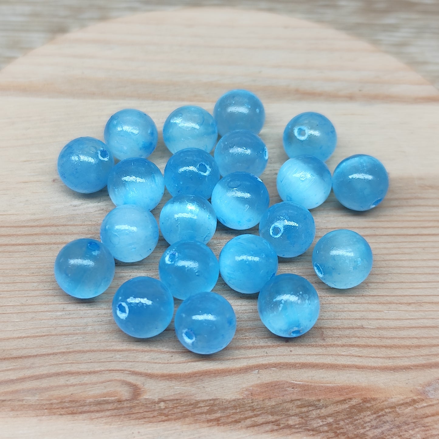 Sélénite bleue – perles naturelles teintées 8 mm – lot de 20