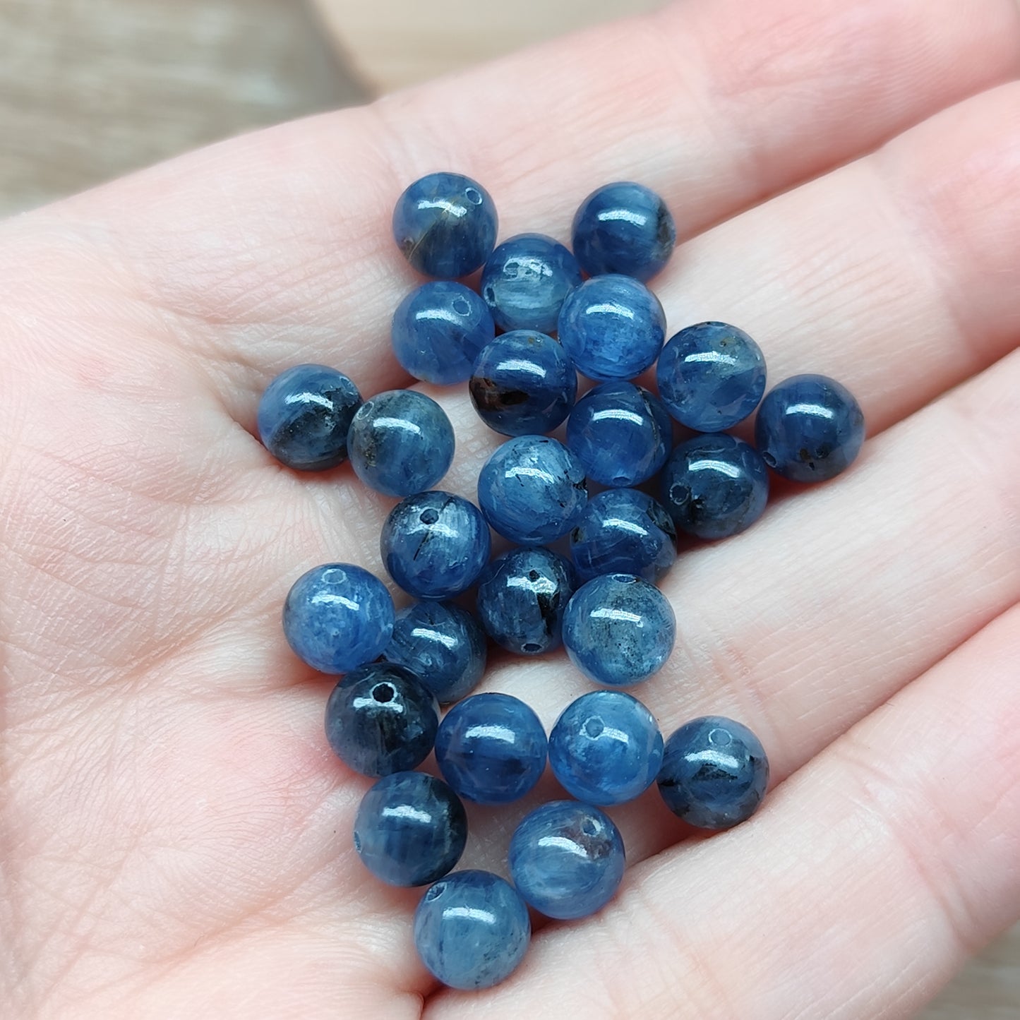 Cyanite – perles naturelles 6,5 mm – lot de 25