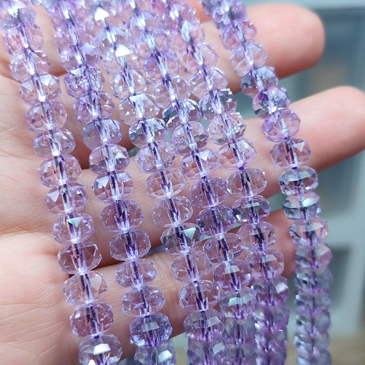 Perles de verre violet facettées - fil entier