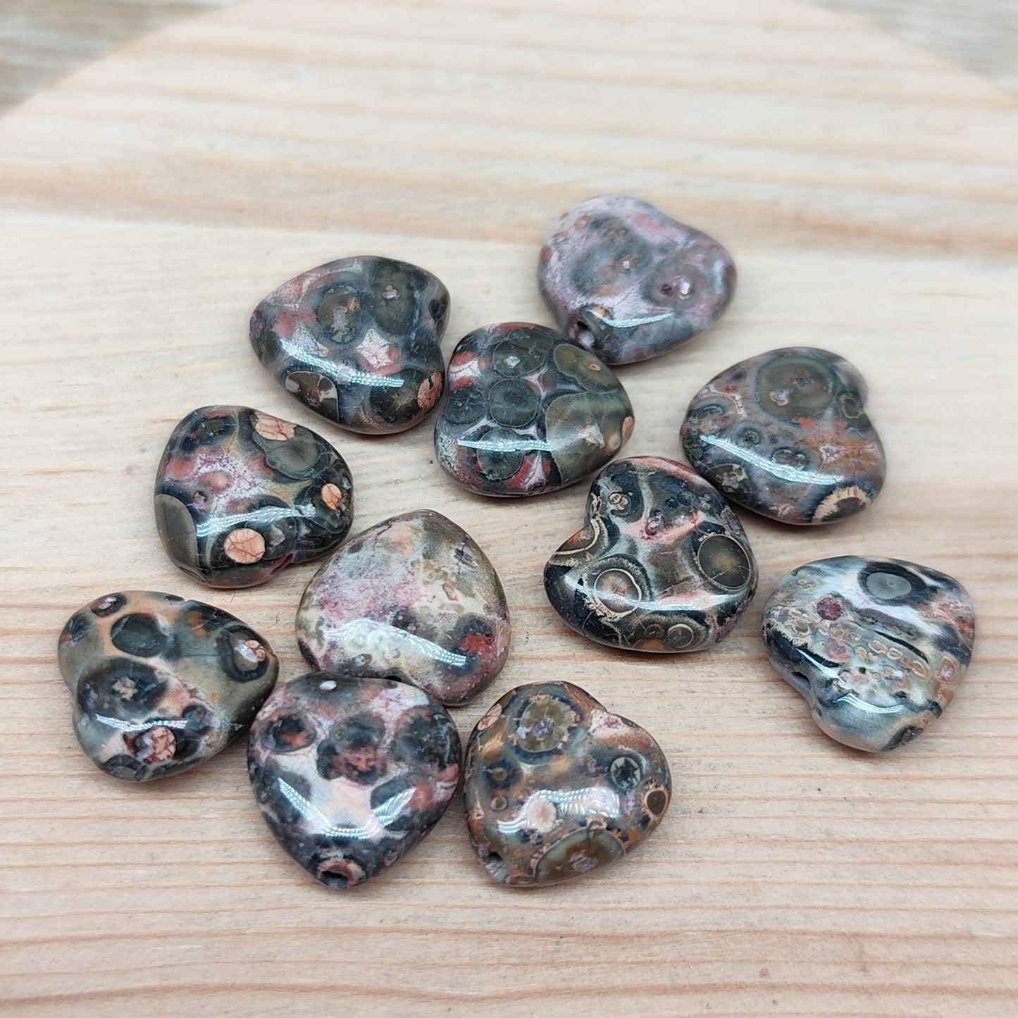 Jaspe léopard coeur – perles naturelles 11 mm – lot de 10