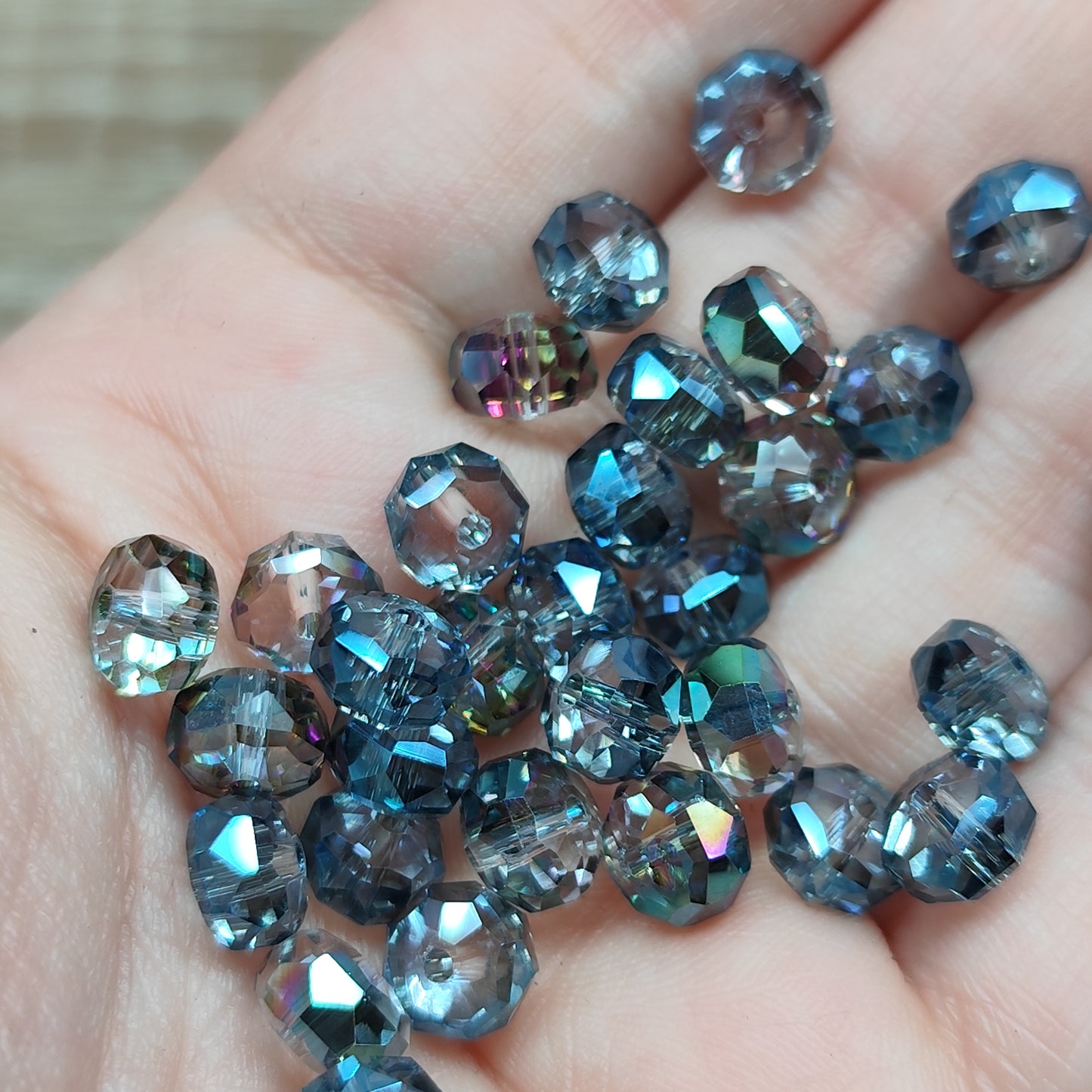 Perle plate verre facetté bleu fumé irisé 7,5 mm – lot de 30