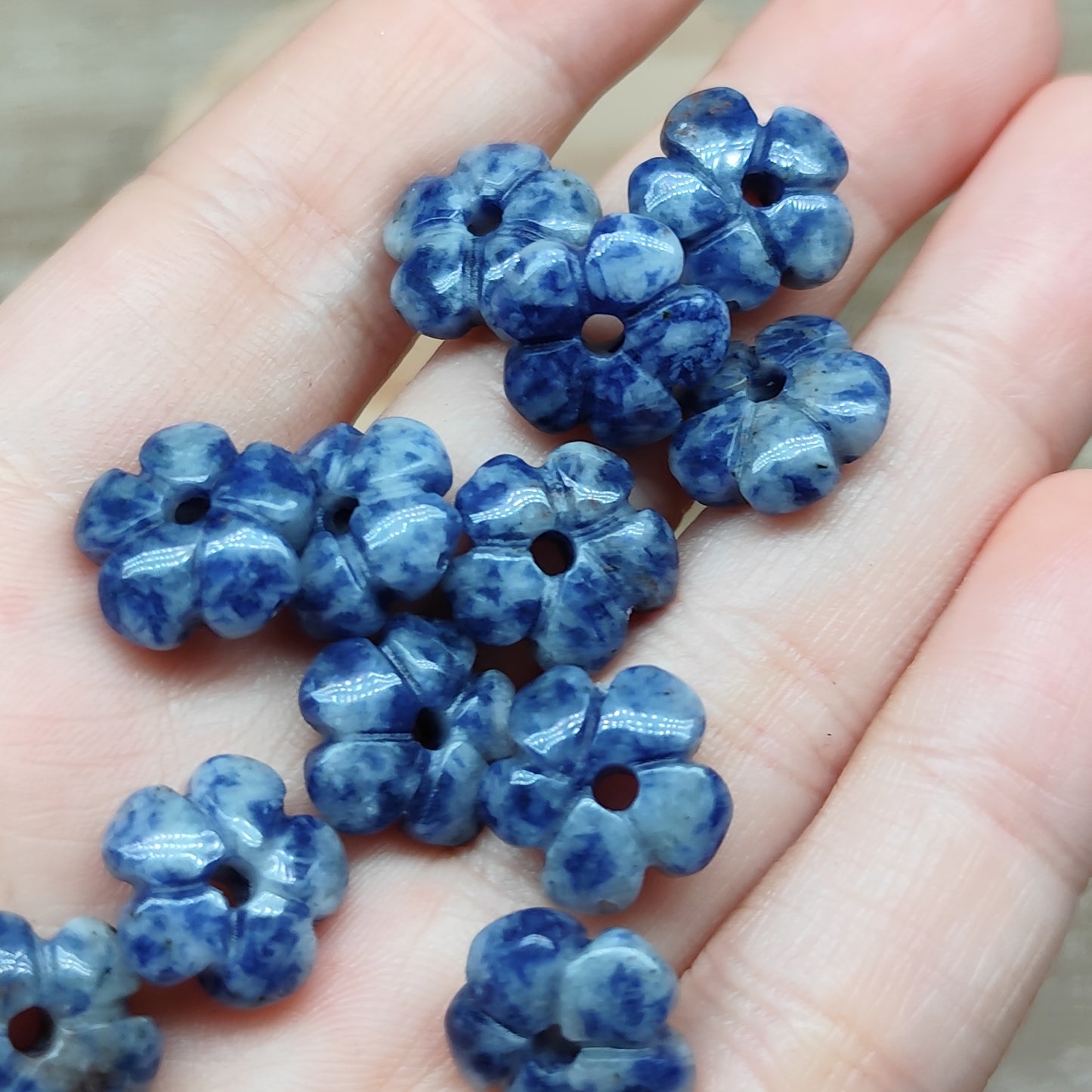 Sodalite fleur – perle naturelle 14 mm – 1 pièce