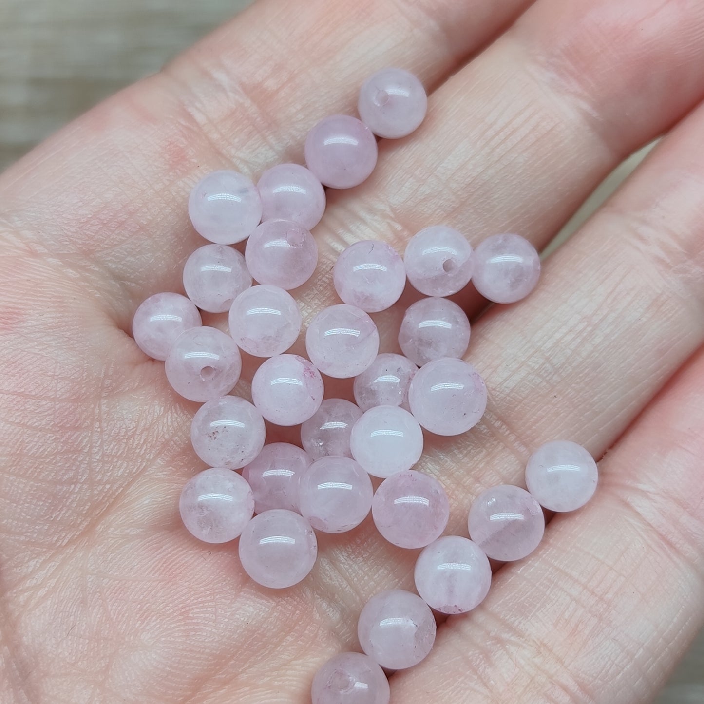 Quartz rose – perles naturelles teintées 6 mm – lot de 30