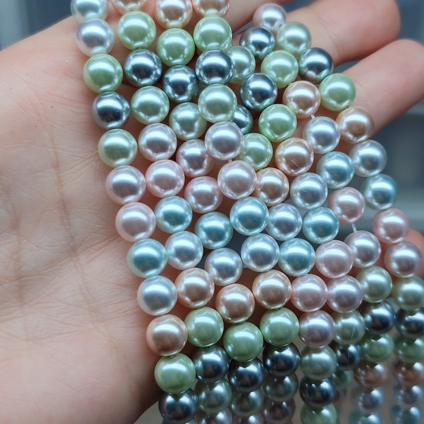 Perles en coquillage naturel reconstitué multicolore 8 mm – 1 fil