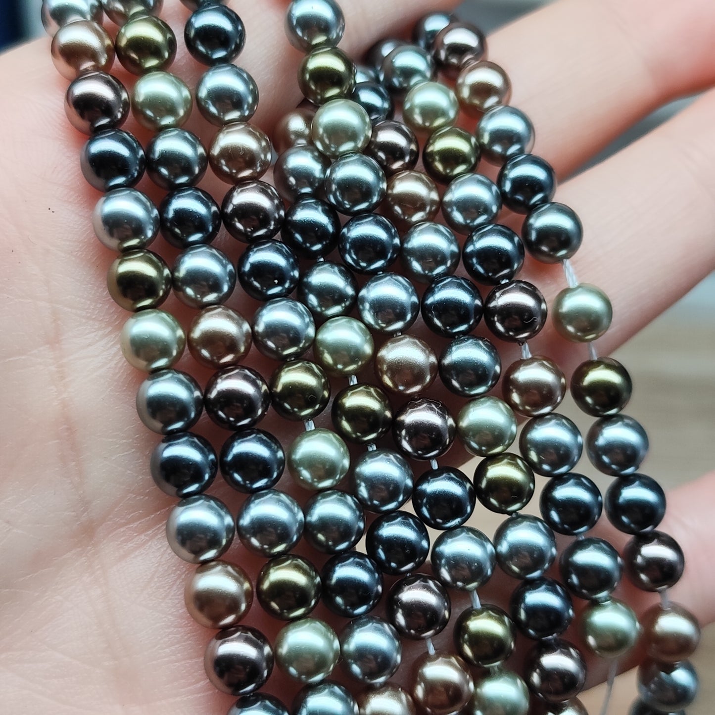 Perles en coquillage naturel reconstitué multicolore 6 mm – 1 fil