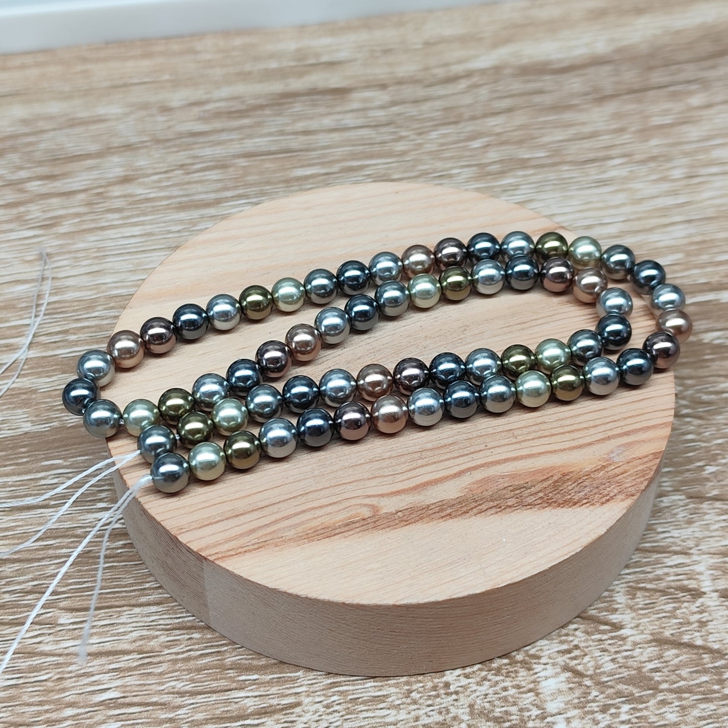 Perles en coquillage naturel reconstitué multicolore 6 mm – 1 fil